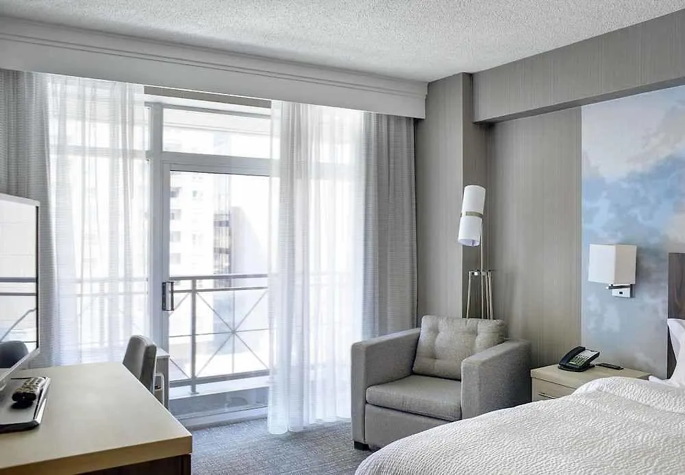 Hotel Courtyard By Marriott Toronto Downtown 3*,