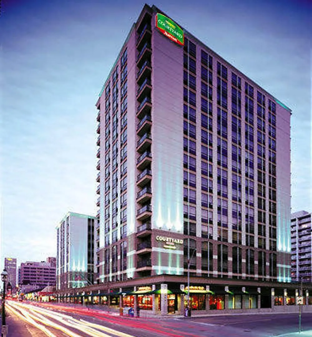 Hotel Courtyard By Marriott Toronto Downtown 3*,