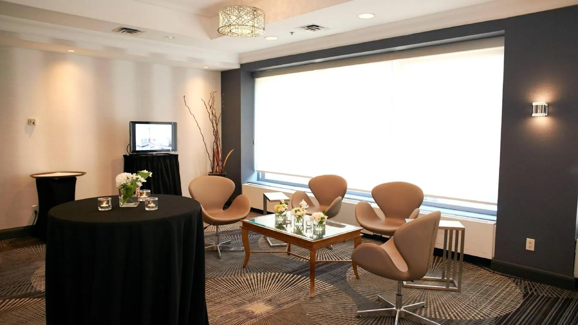 Hotel Courtyard By Marriott Toronto Downtown 3*,